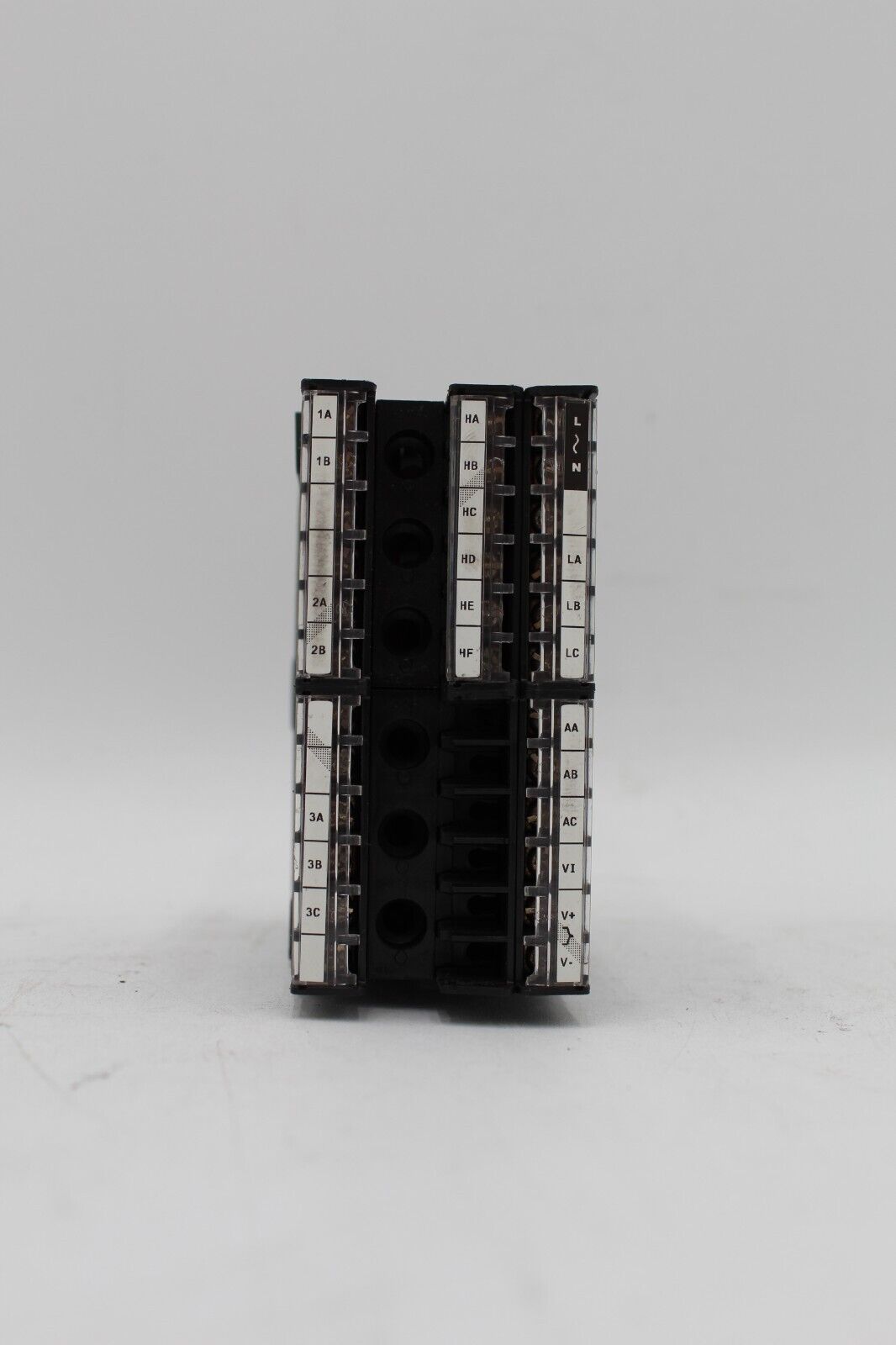 Eurotherm 2208E/NS/VH/XX/XX/RF/RF/2XX/ENG/XXXXX/EU0523 Temp Controller