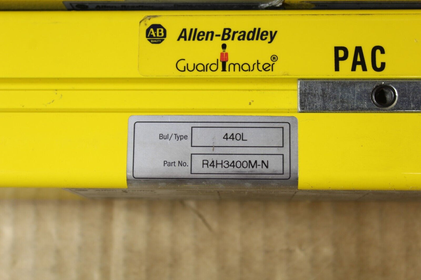 Allen-Bradley 440L-R4H3400M-N / 440L-T4H3400-N R / T Light Curtain