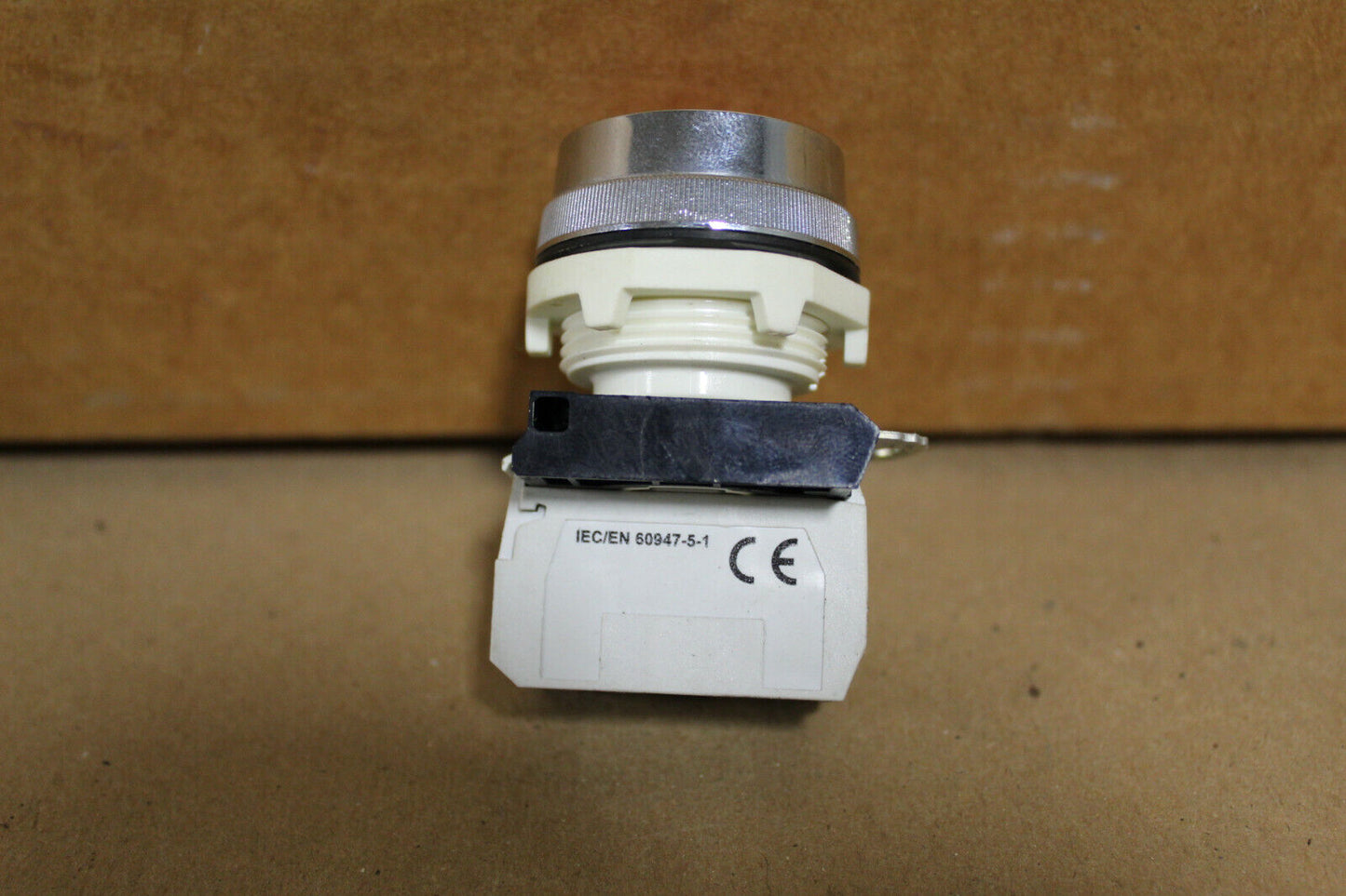 Baco L21AH10 Illuminated Red Flush Push-Button w/ 33EARL & 33E10