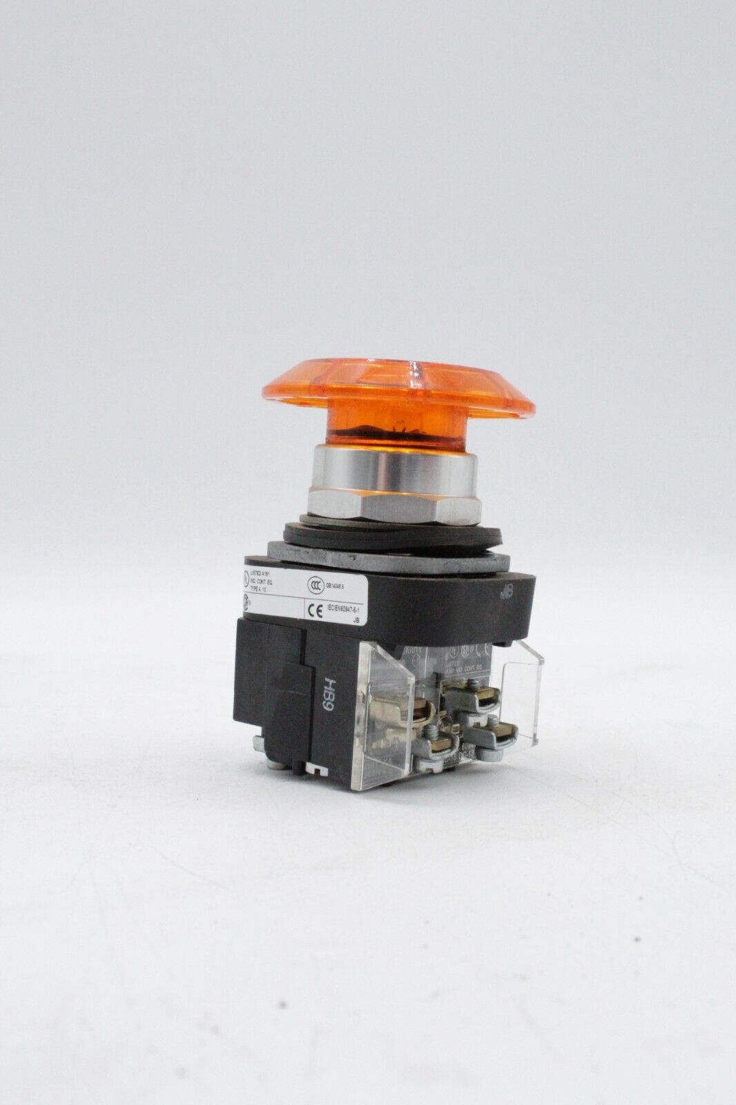 Allen-Bradley 800T-FXJP16AA Amber Push/Pull Operator Switch
