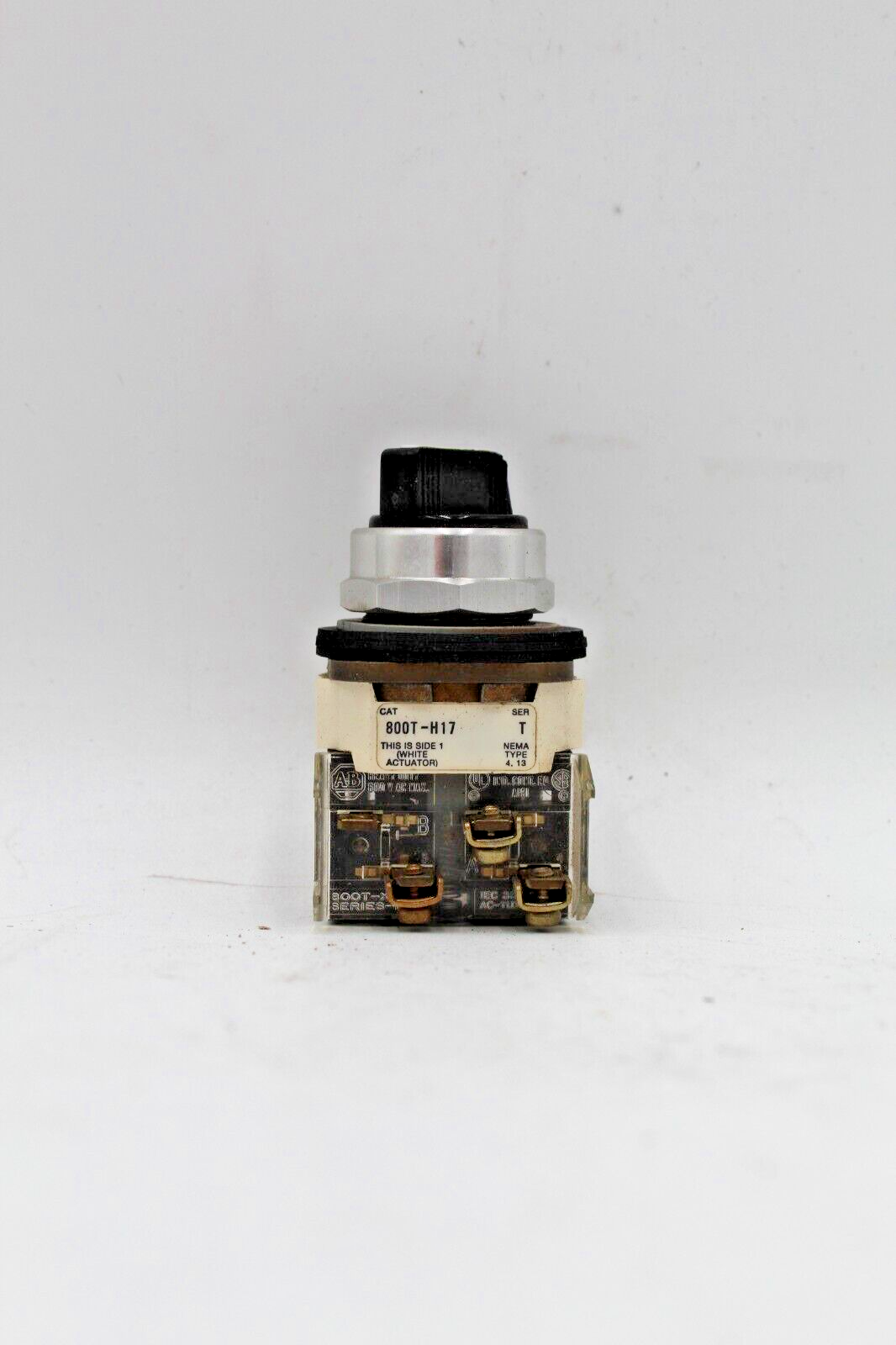 Allen-Bradley 800T-H17 2-Position Selector Switch