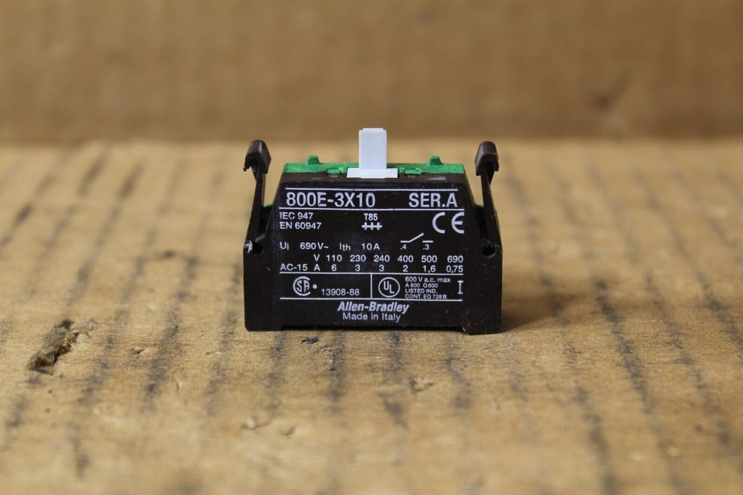 Allen-Bradley 800E-3X10 Contact Block
