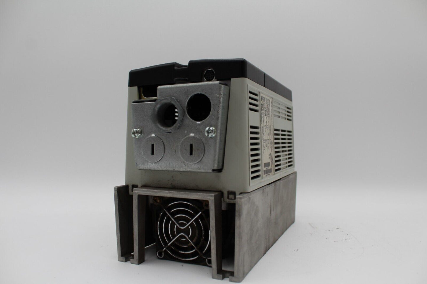 Allen Bradley 20AD2P1A3AYNNNNN PowerFlex 70 AC Drive