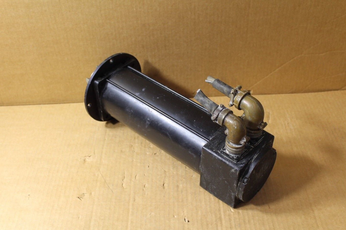 Allen-Bradley 1326AB-A3E-11 AC Servo Motor