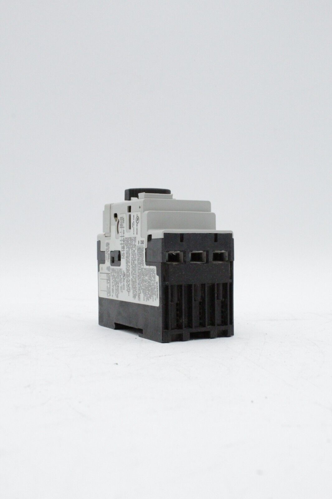 Allen-Bradley 140M-D8T-C16 Circuit Breaker