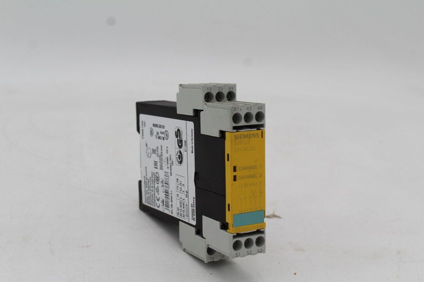 SIEMENS 3TK2830-1CB30 E04 SAFETY RELAY