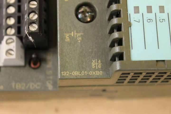 SIEMENS ET200B-32DO BLOCK/OUTPUT 6ES7 132-0BL01-0XB0 AND 6ES7 193-0CB10-0XA0