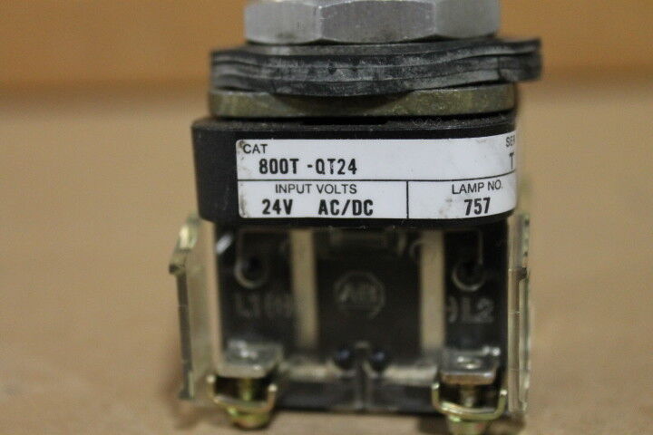 ALLEN BRADLEY 800T-QT24 SER. T GREEN PUSH BUTTON