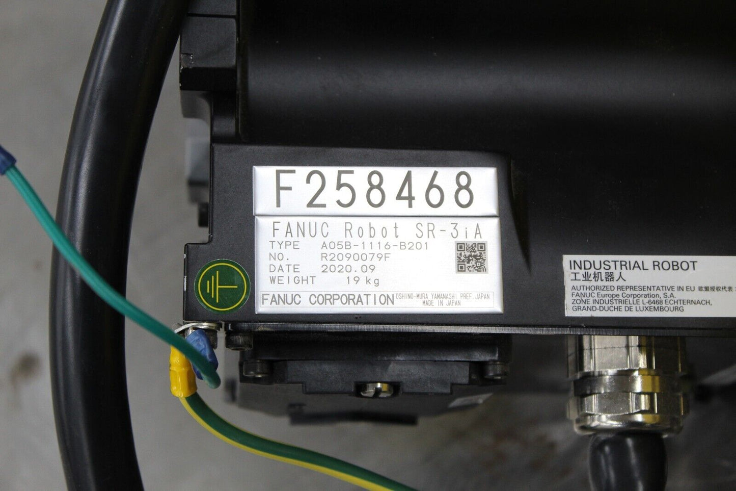 Fanuc Robot SR-3ia Scara w/Matching R-30ib Controller and Pendant 09-2020 200hrs