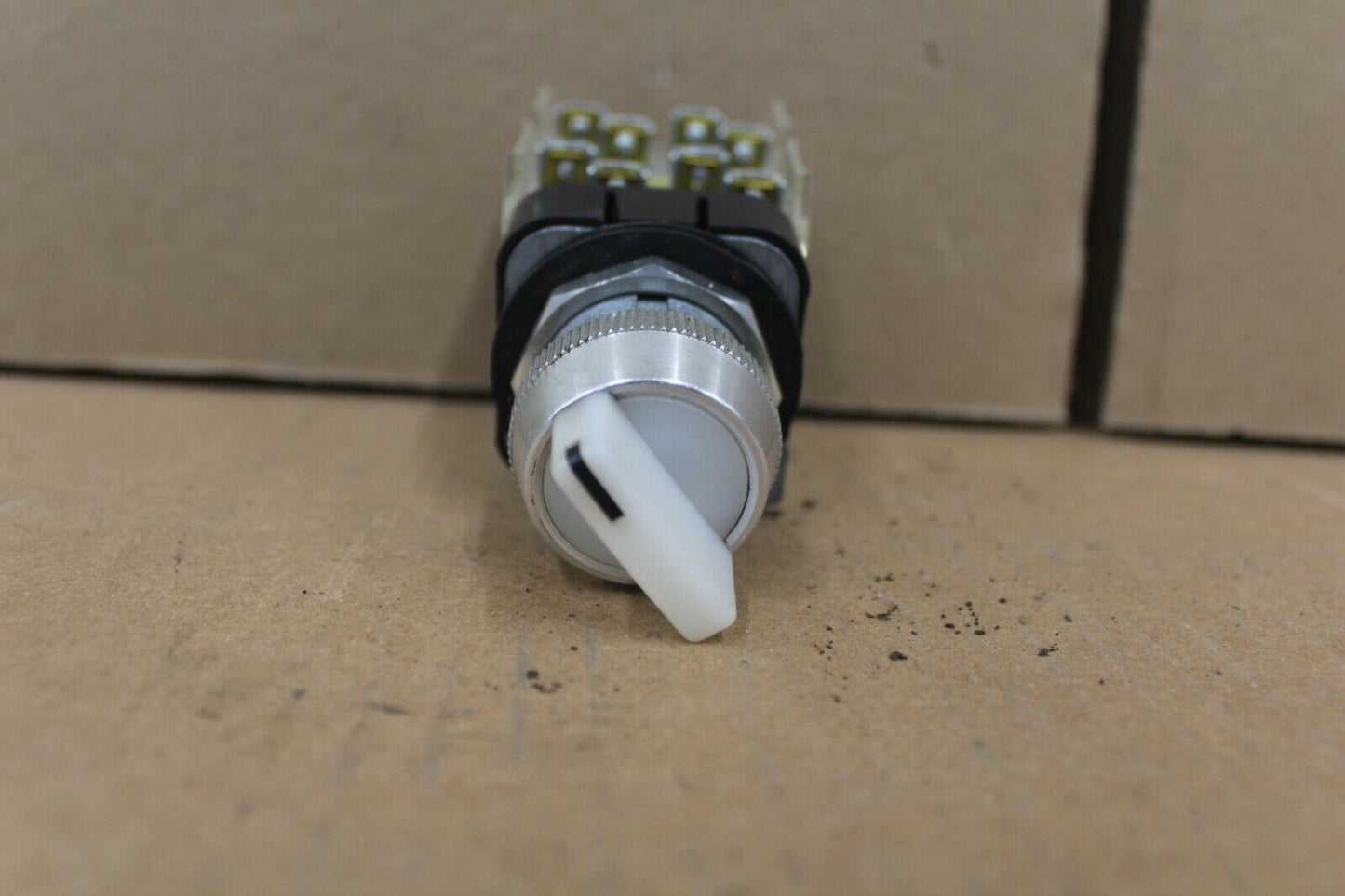 Allen Bradley 800T-2HWH2KB6AA Switch