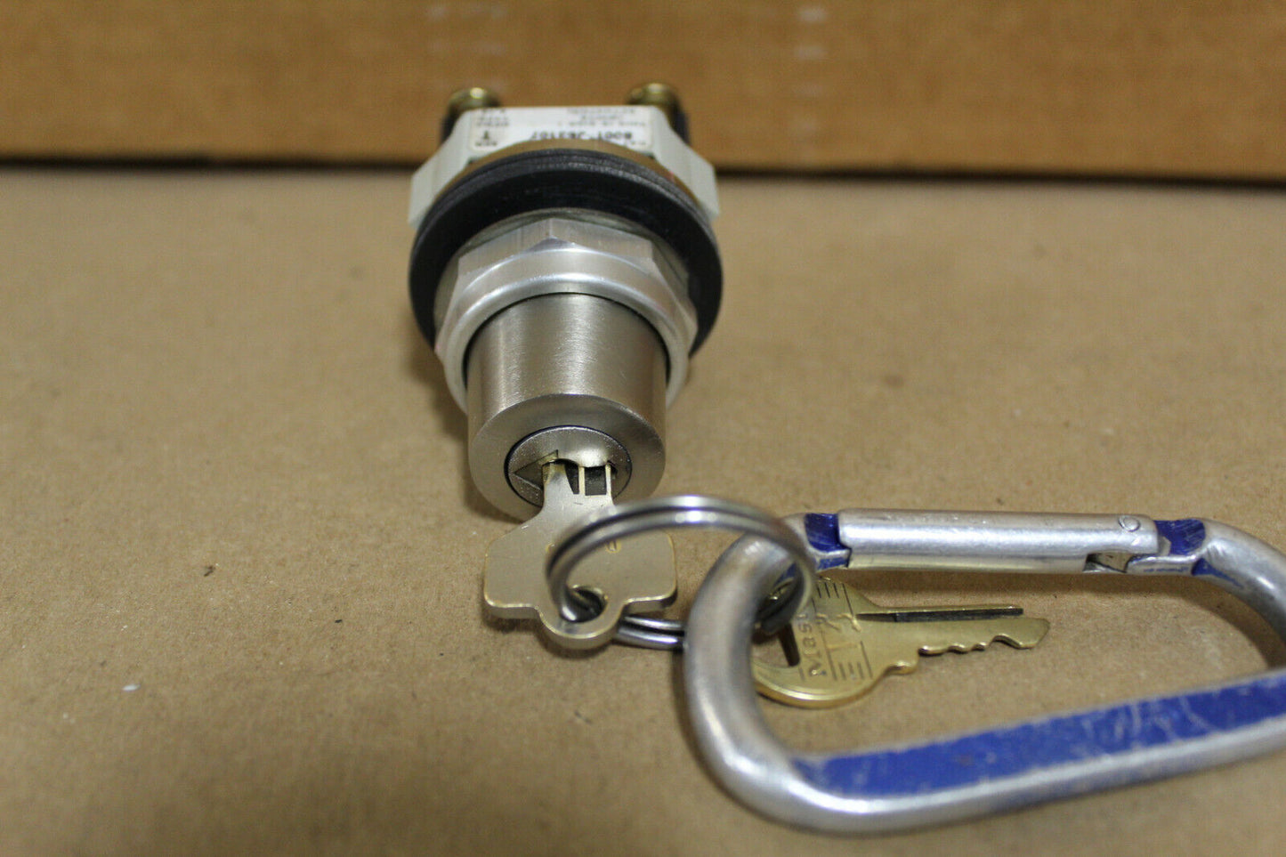 Allen-Bradley 800T-J63107 Ser. T Keyed Selector Switch
