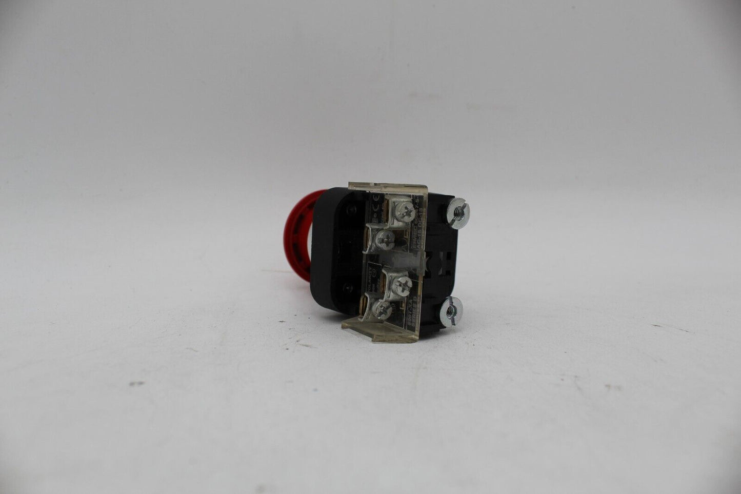 Allen-Bradley 800TC-FX6D4 Red Momentary Push Button