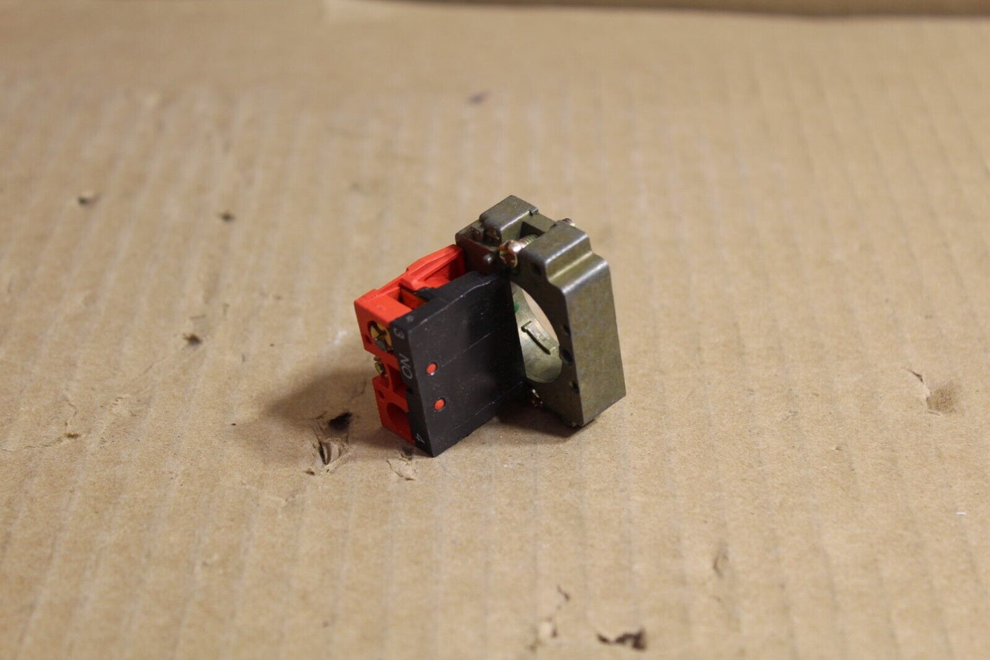 Telemecanique ZB2-BE1016 Low Voltage Contact Block
