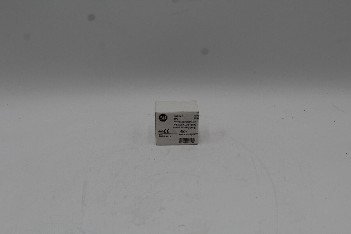 Allen-Bradley 100-FAB11 Front Mnt. Auxiliary Contact