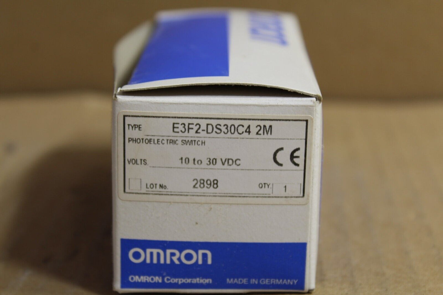 Omron E3F2-DS30C4 Proximity Switch Sensor