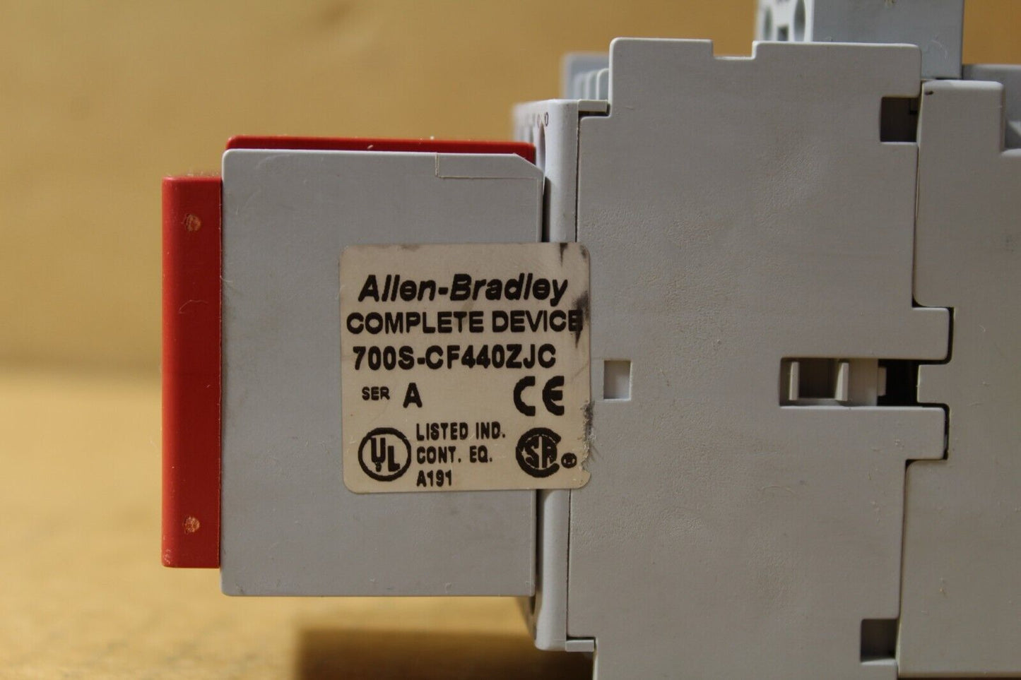 Allen-Bradley 700S-CF440ZJC GuardMaster Safety Control Relay