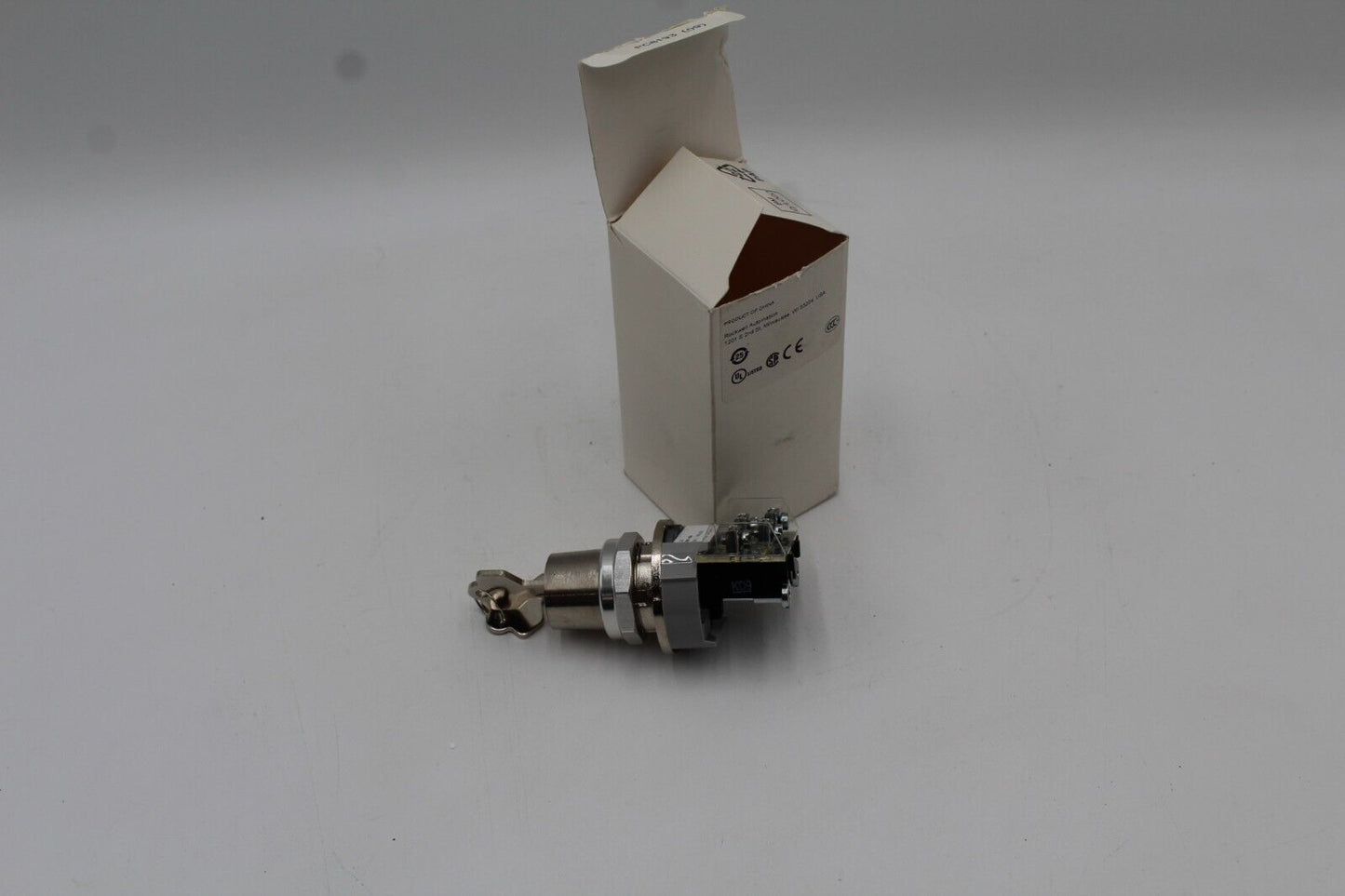 Allen-Bradley 800T-H48A 30mm Selector Switch