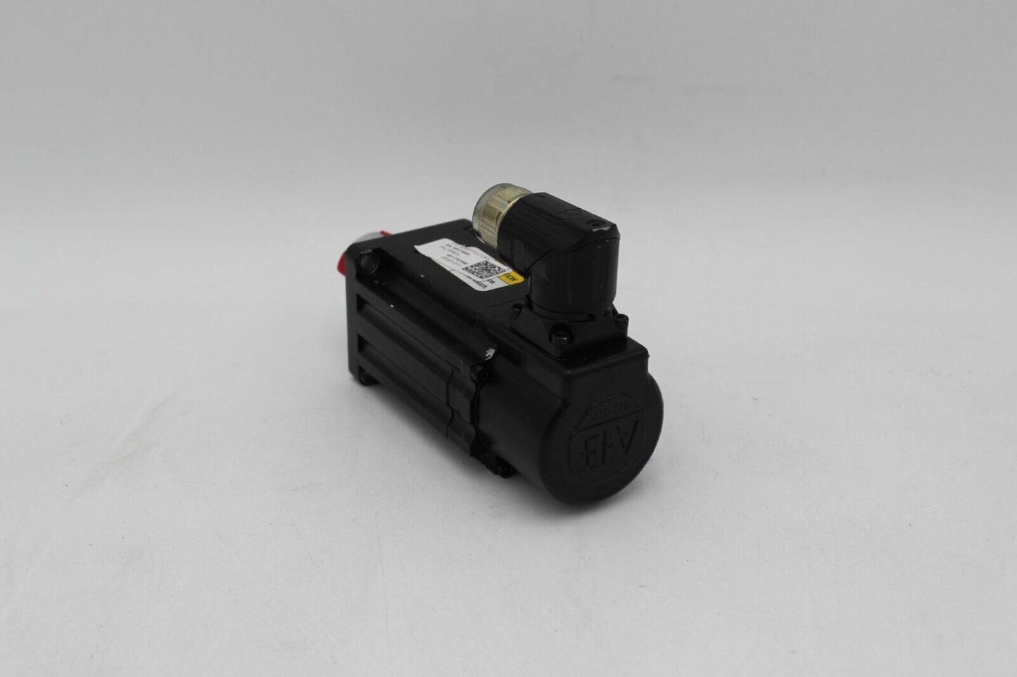Allen-Bradley VPL-B0631T-PJ12AA Low Inertia Servo Motor