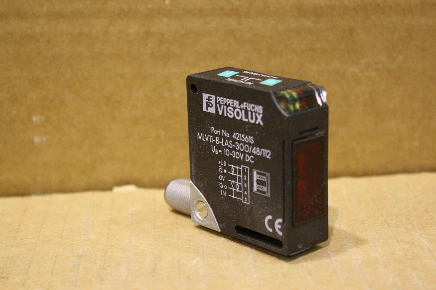 PEPPERL + FUCHS VISOLUX MLV11-8-LAS-300/48/112 PHOTOELECTRIC SENSOR 421561