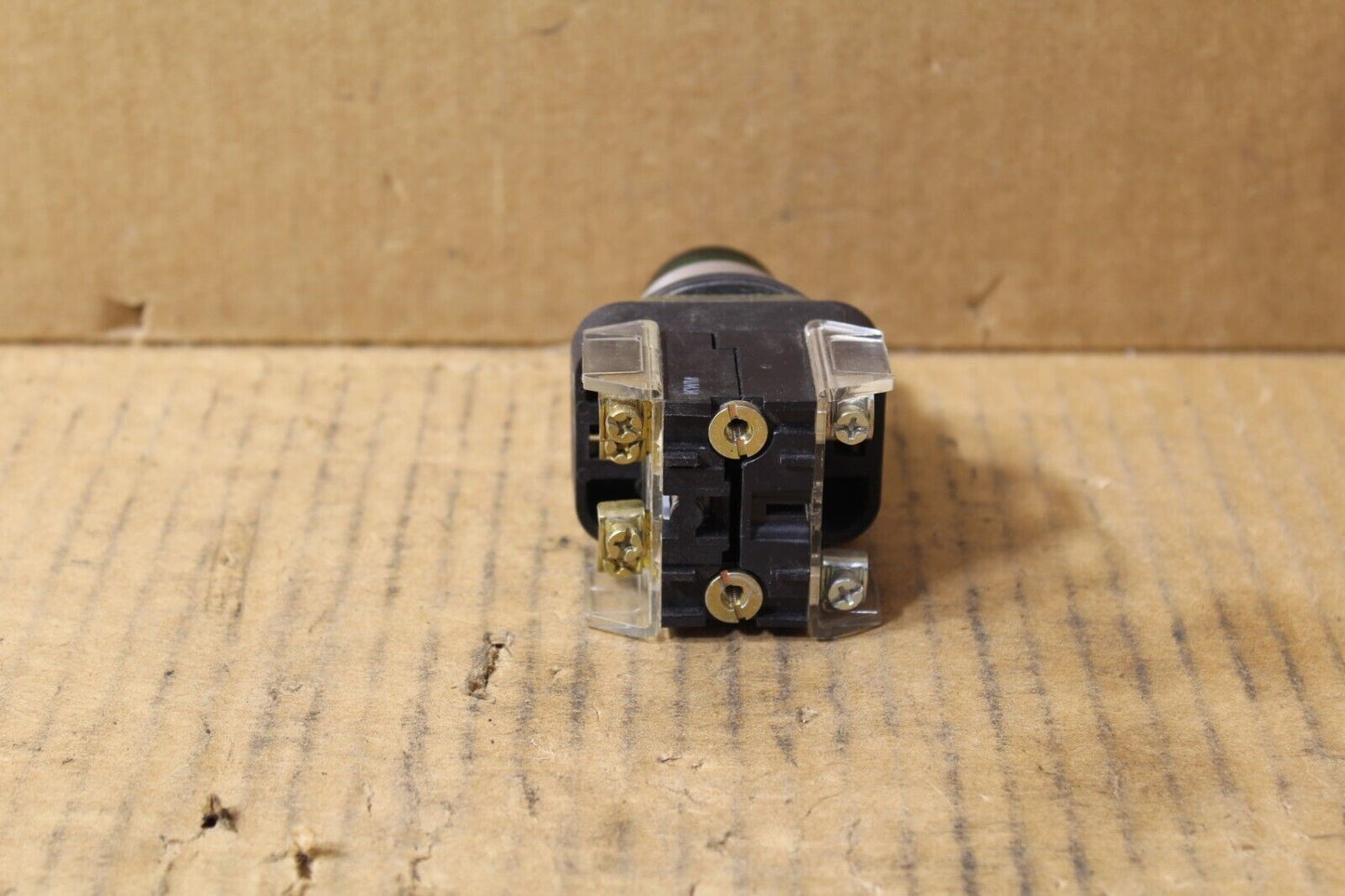 Allen-Bradley 800T-QBH10G Green Push Button