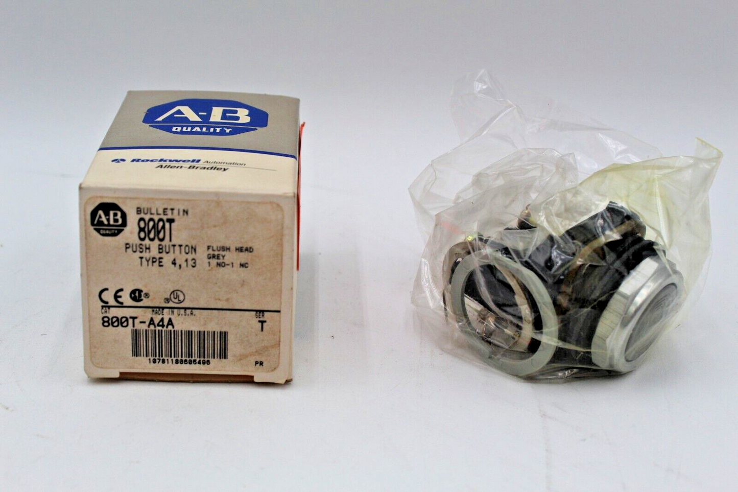 Allen-Bradley 800T-A4A Flush Head Grey Push Button