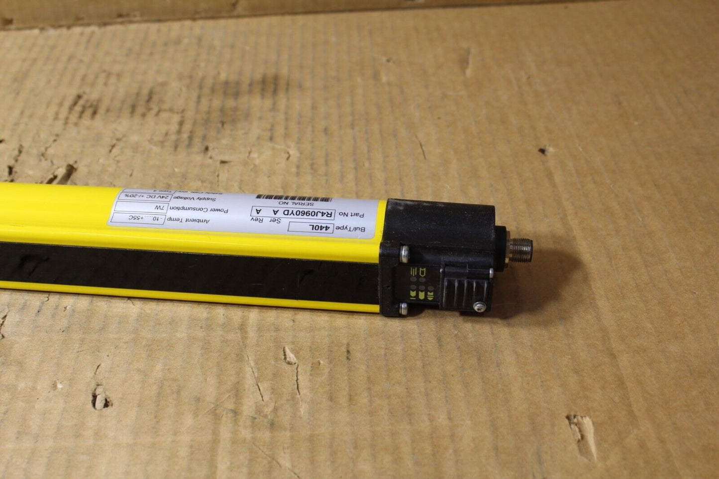 Allen-Bradley 440L-R4J0960YD GuardMaster GuardShield Light Curtain