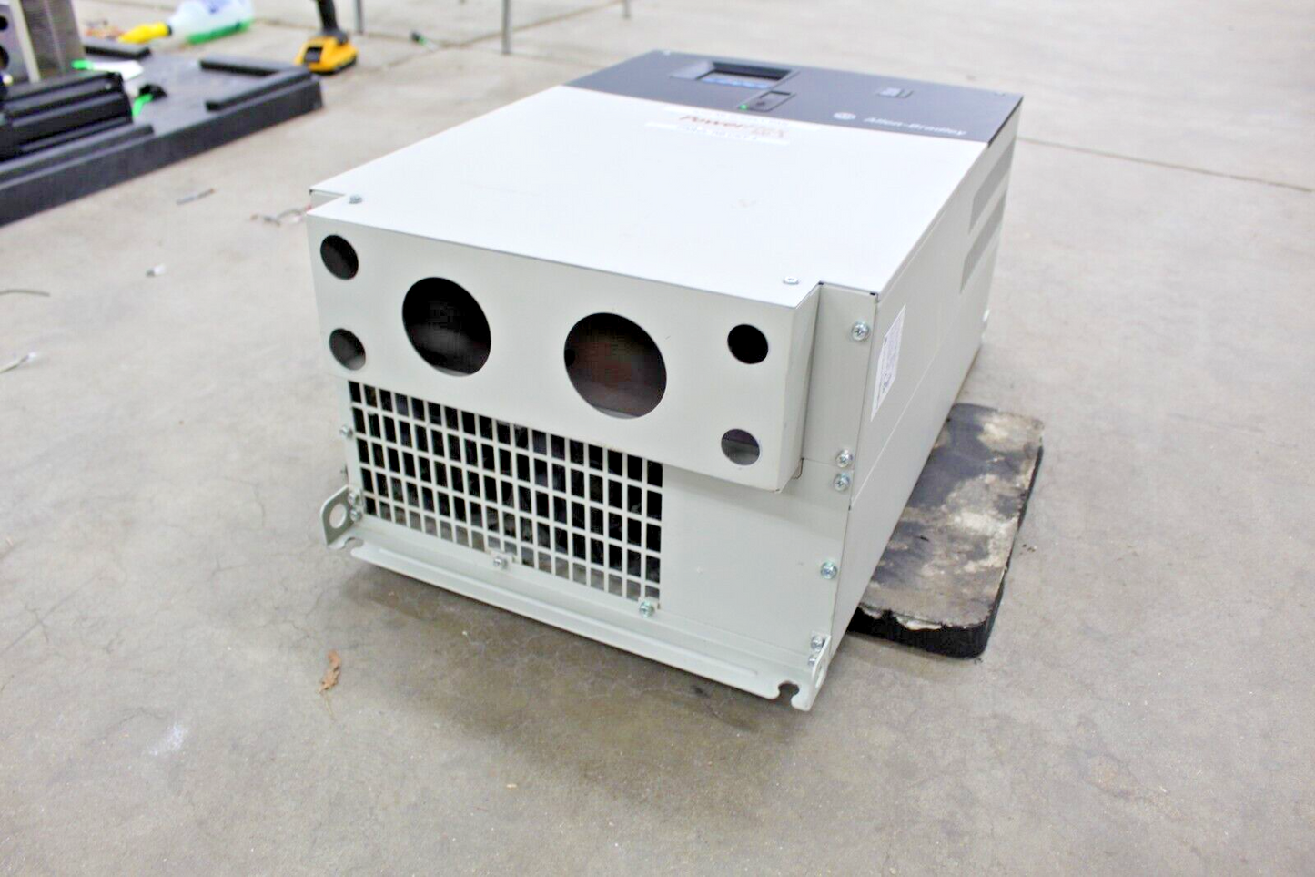 Allen-Bradley 22C-D142A103 Powerflex 400 AC Drive