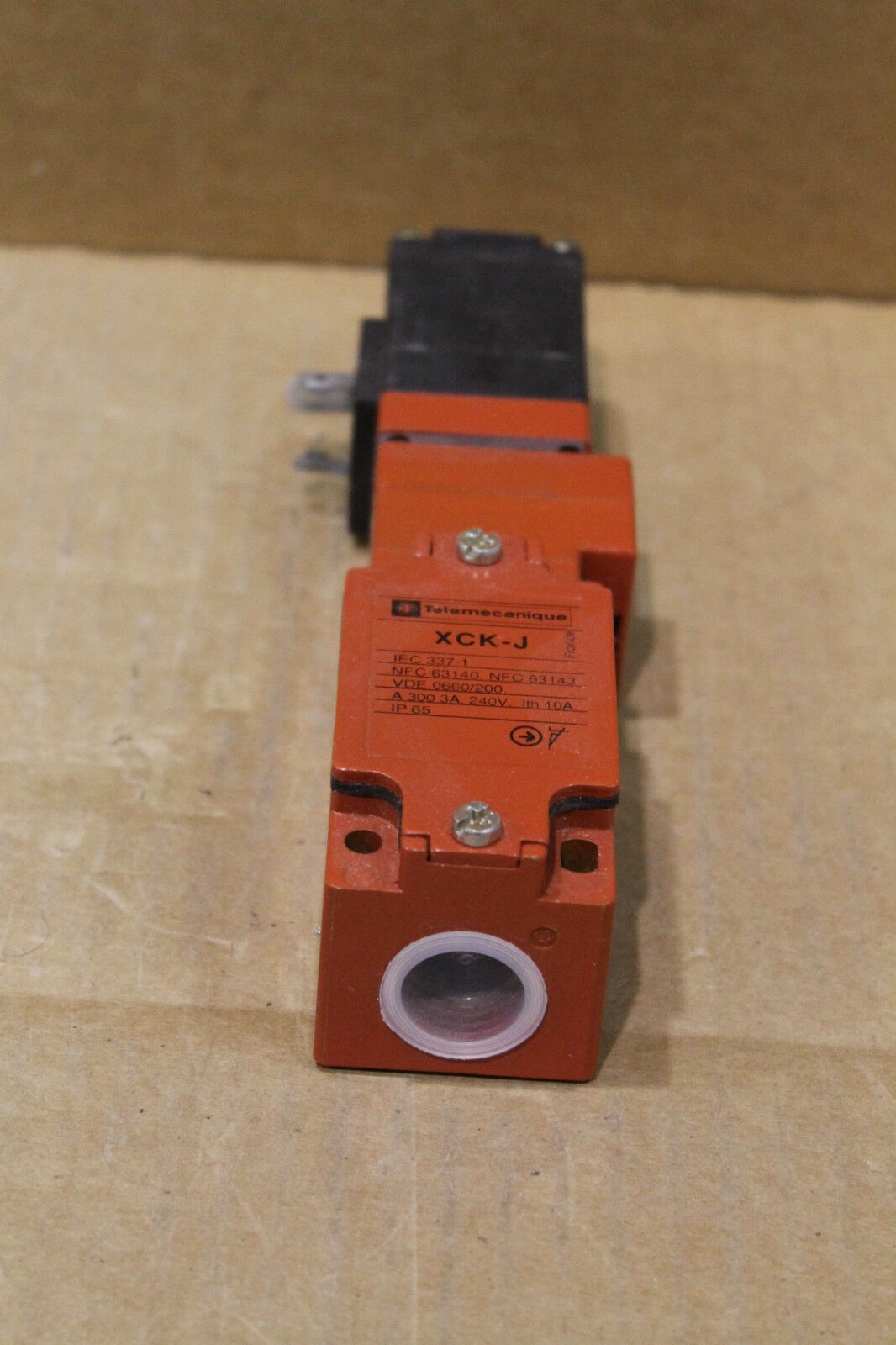 TELEMECANIQUE XCK-J5954F0H4 SAFETY INTERLOCK