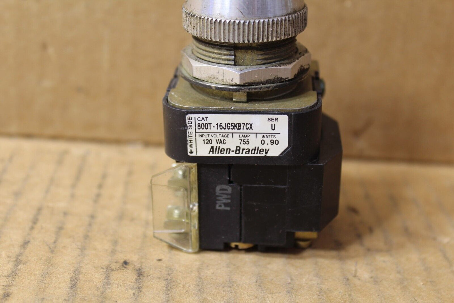 Allen-Bradley 800T-16JG5KB7CX Green Illuminated Selector Switch