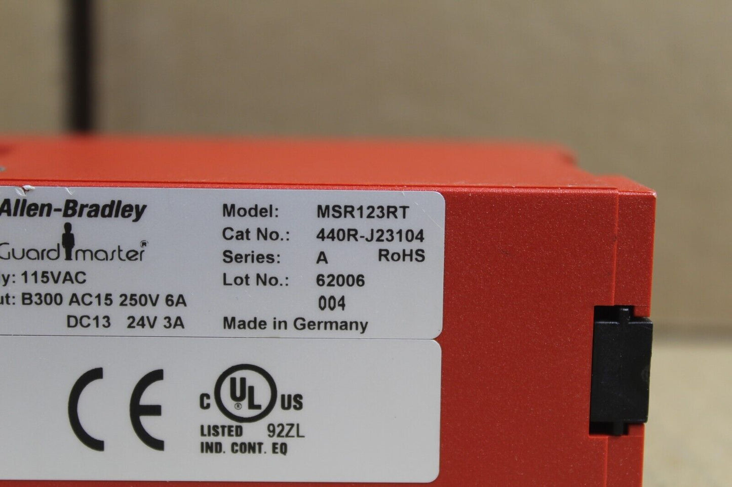 Allen Bradley 440R-J23104 Safety Relay