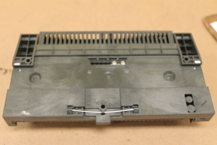 SIEMENS ET200B-32DI BLOCK/INPUT 6ES7 131-0BL00-0XB0 AND 6ES7 193-0CB10-0XA0