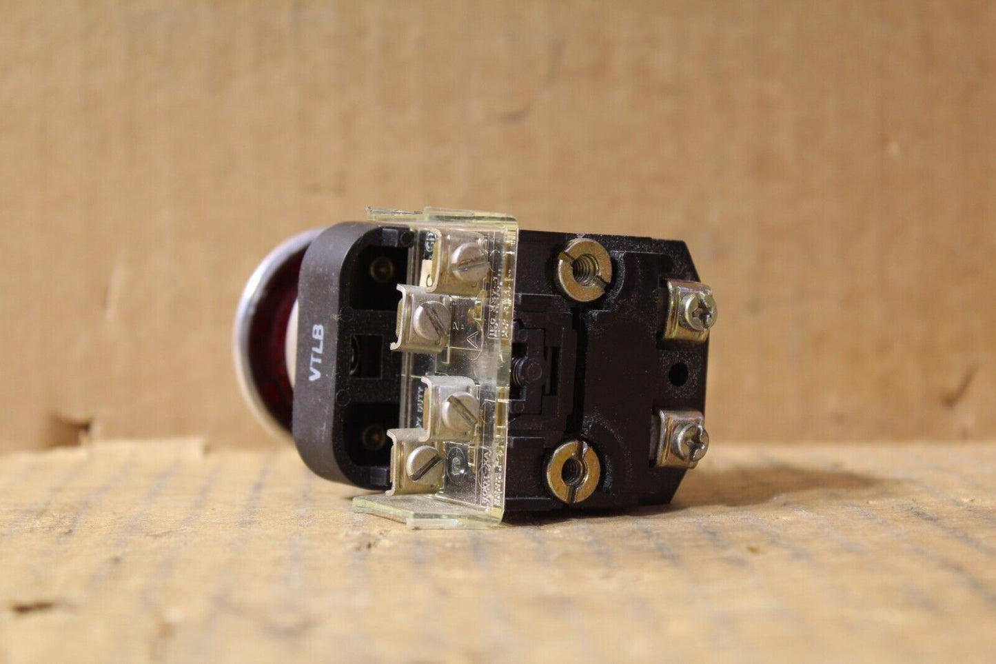 Allen-Bradley 800T-FXQ10X Red Mushroom Push Button