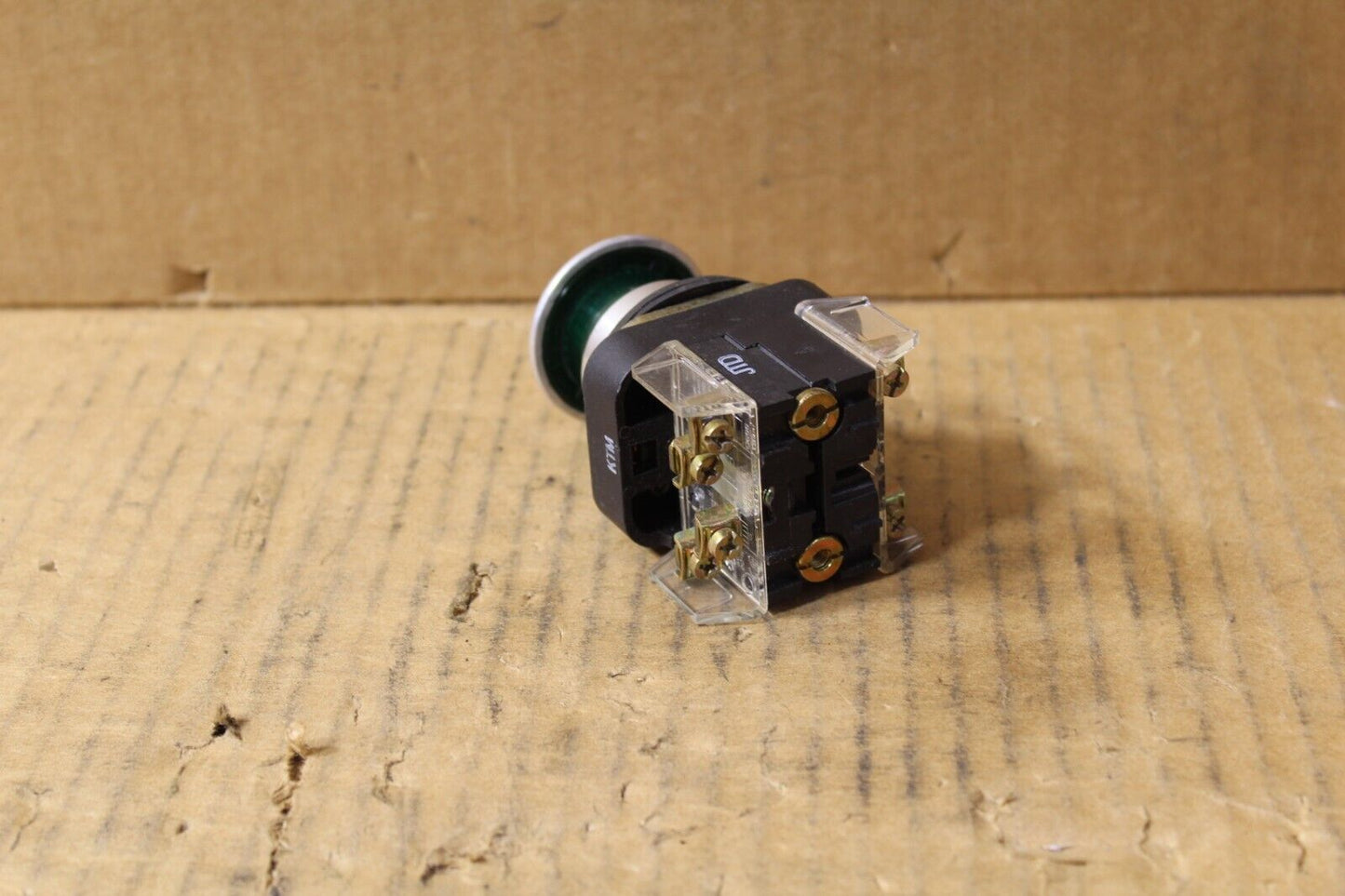 Allen-Bradley 800T-FXNQ24A7 Green Mushroom Push Button