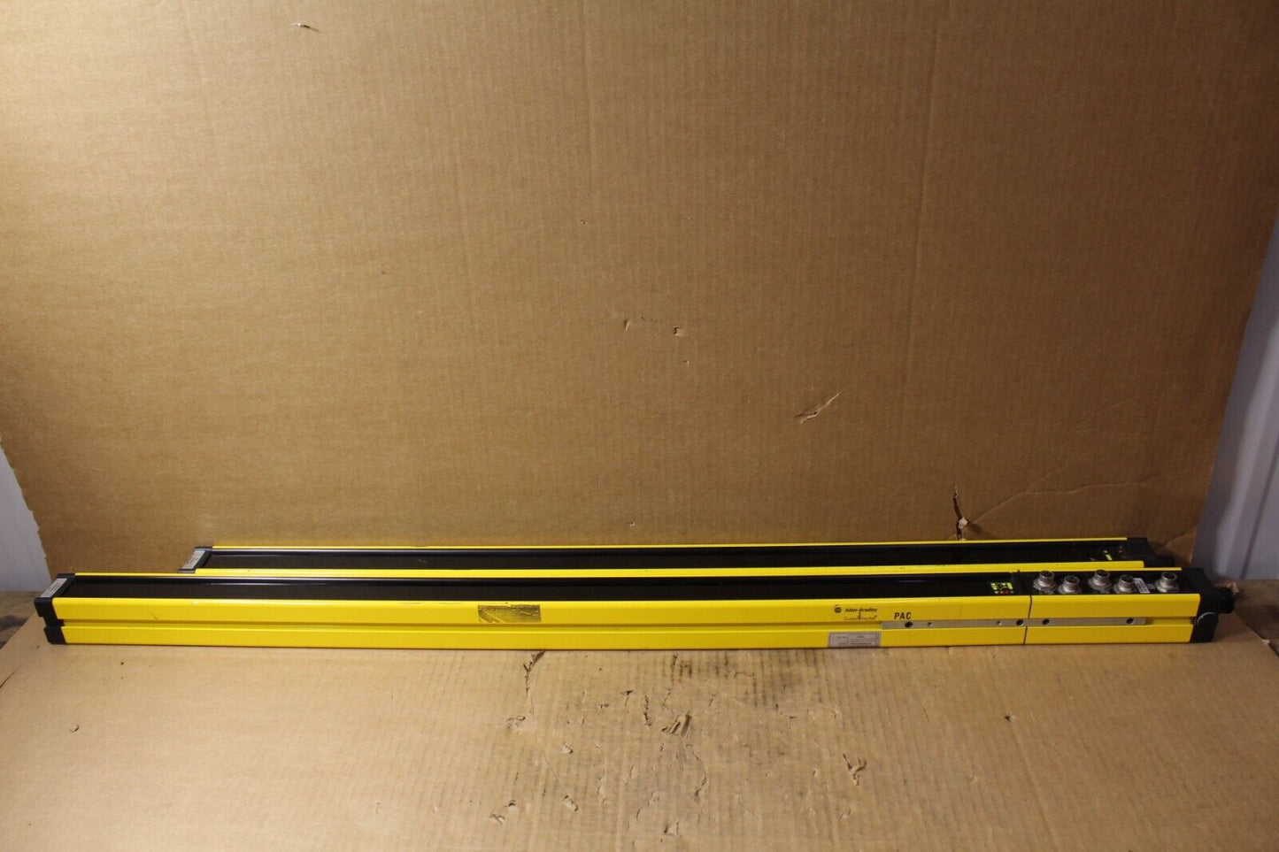 Allen-Bradley 440L-R4H3400M-N / 440L-T4H3400-N R / T Light Curtain