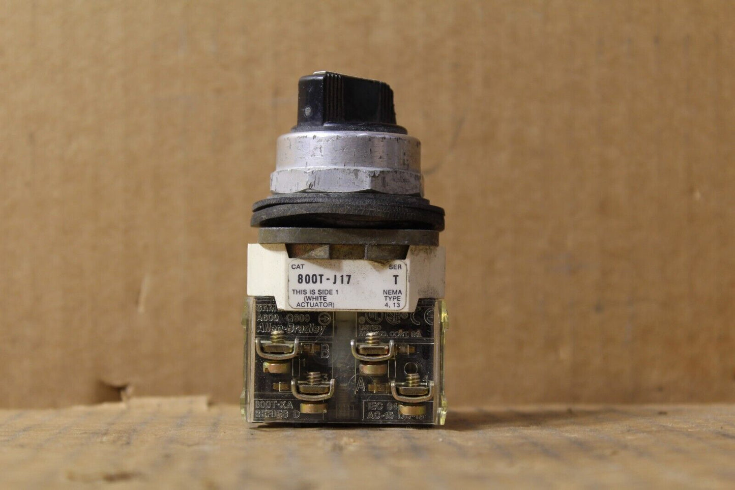 Allen-Bradley 800T-J17 Selector Switch