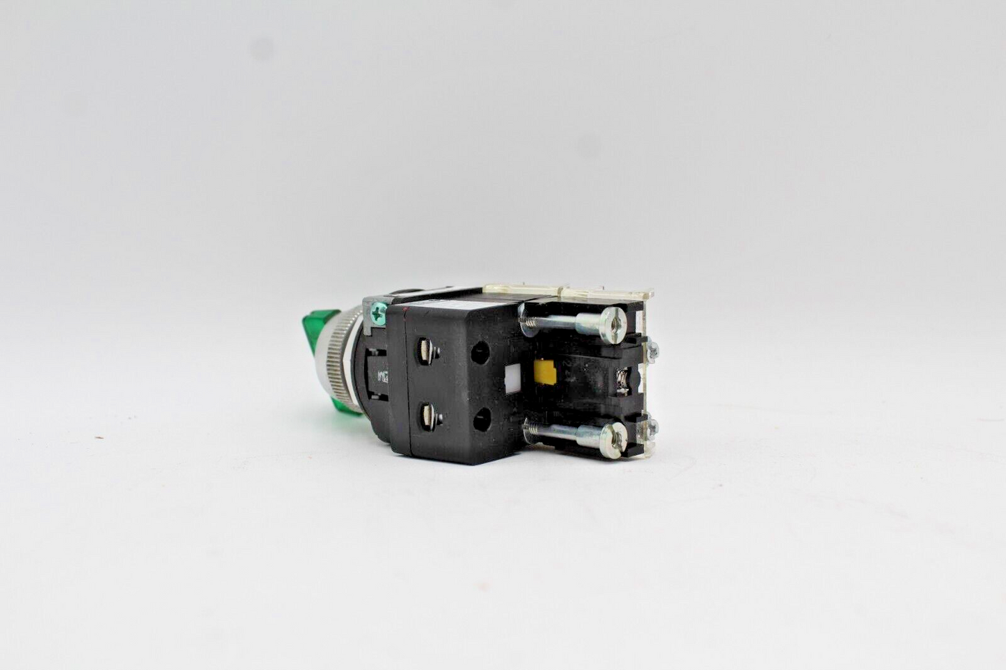Allen-Bradley 800T-2JGH20KB7AX 3-Position Green Selector Switch