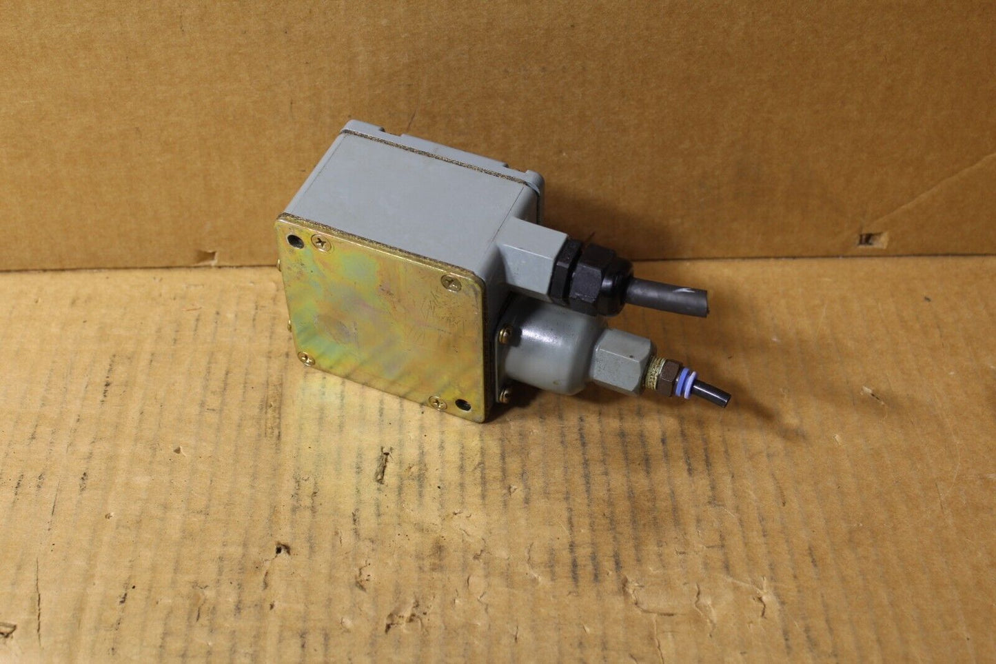 Allen-Bradley 836T-T261J Pressure Control Switch