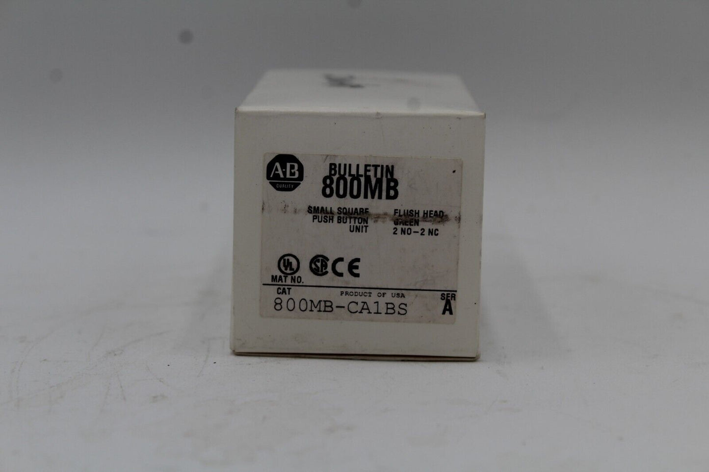 Allen-Bradley 800MB-CA1BS Small Square Push Button