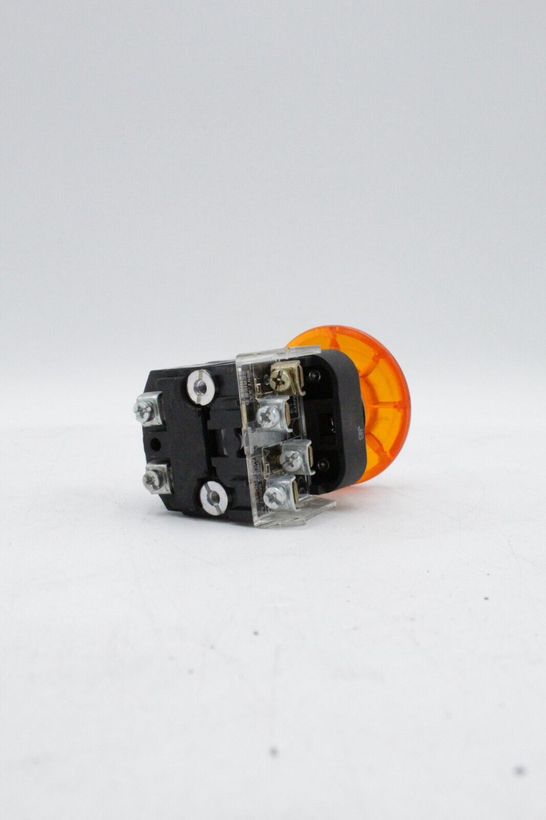 Allen-Bradley 800T-FXJP16AA Amber Push/Pull Operator Switch