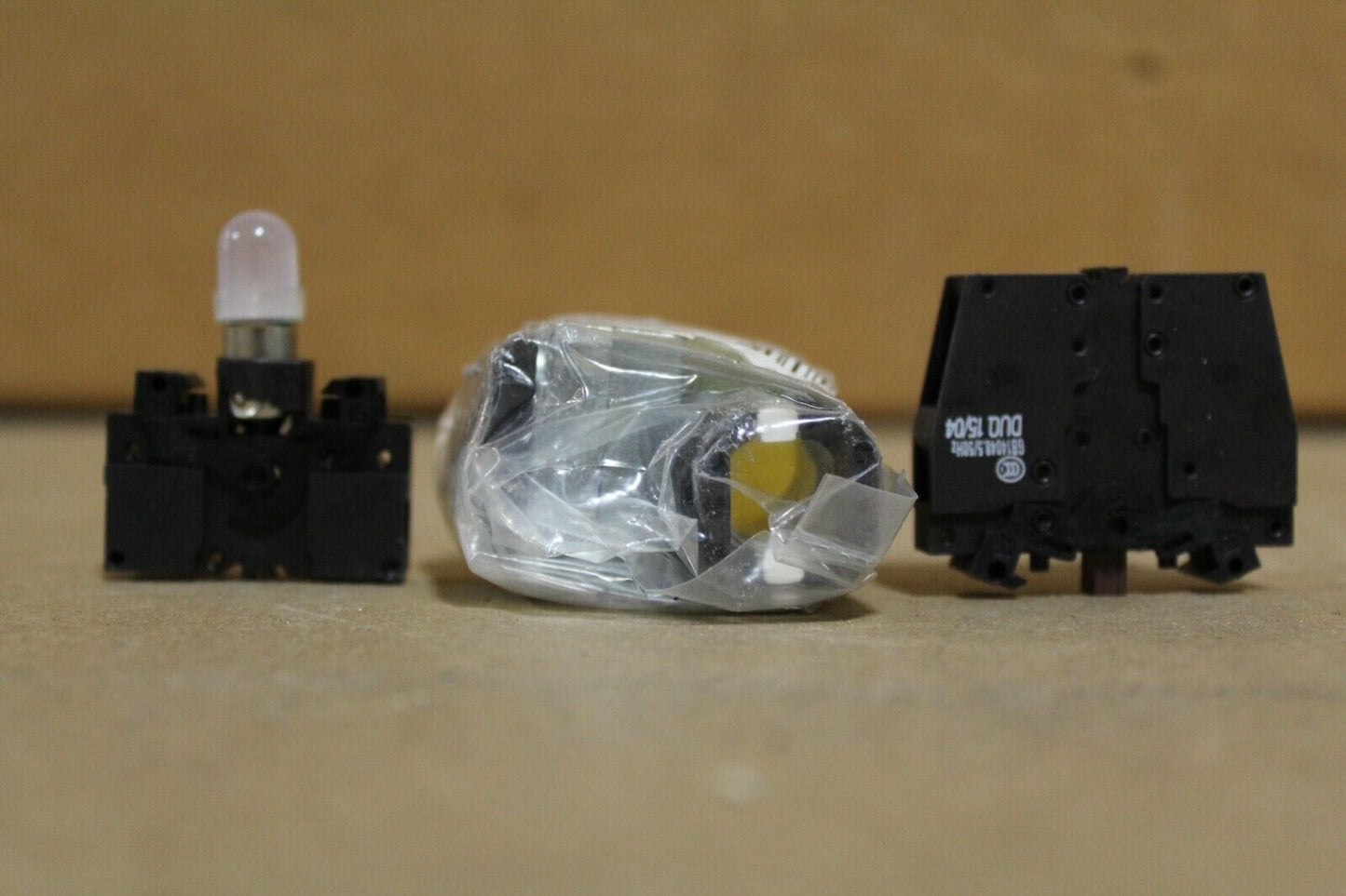 SIEMENS 3SB36390AA01 PUSH BUTTON