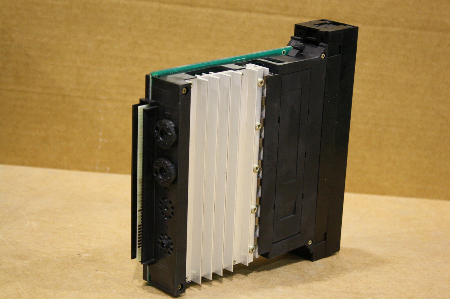 SCHNEIDER TSXDST882 TSX PREMIUM OUPUT MODULE