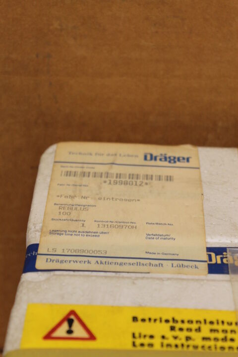 DRAGERWERK AG LUBECK D14300 PRESSURE REDUCER