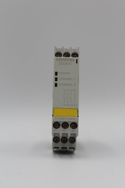 Siemens 3TK2821-1CB30 Safety Relay