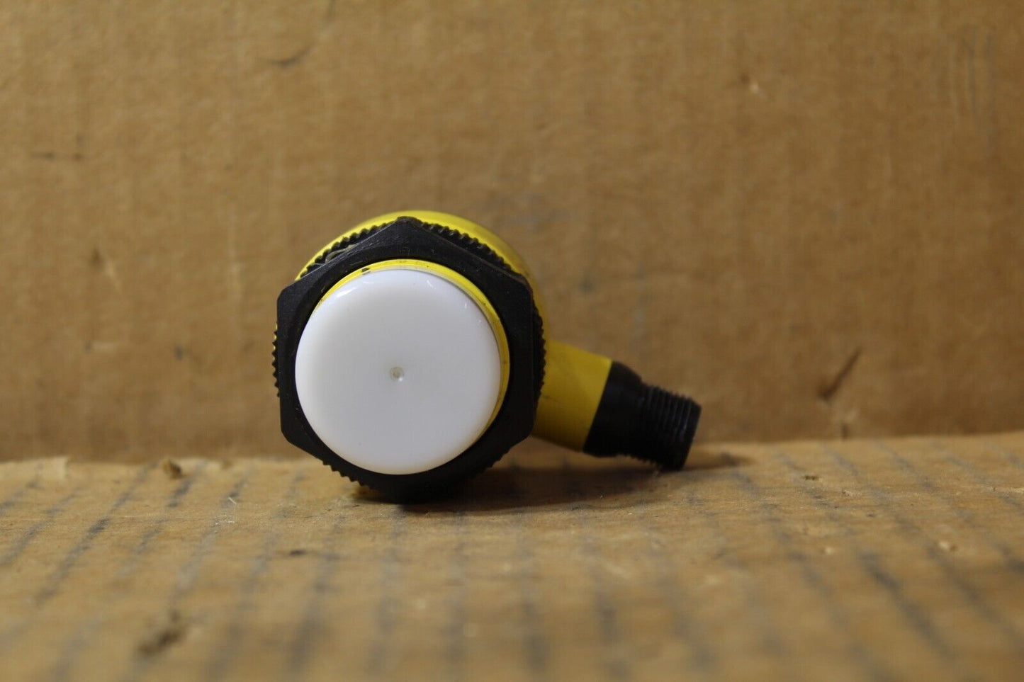 Banner T30SL1Q 3 Color Indication Sensor