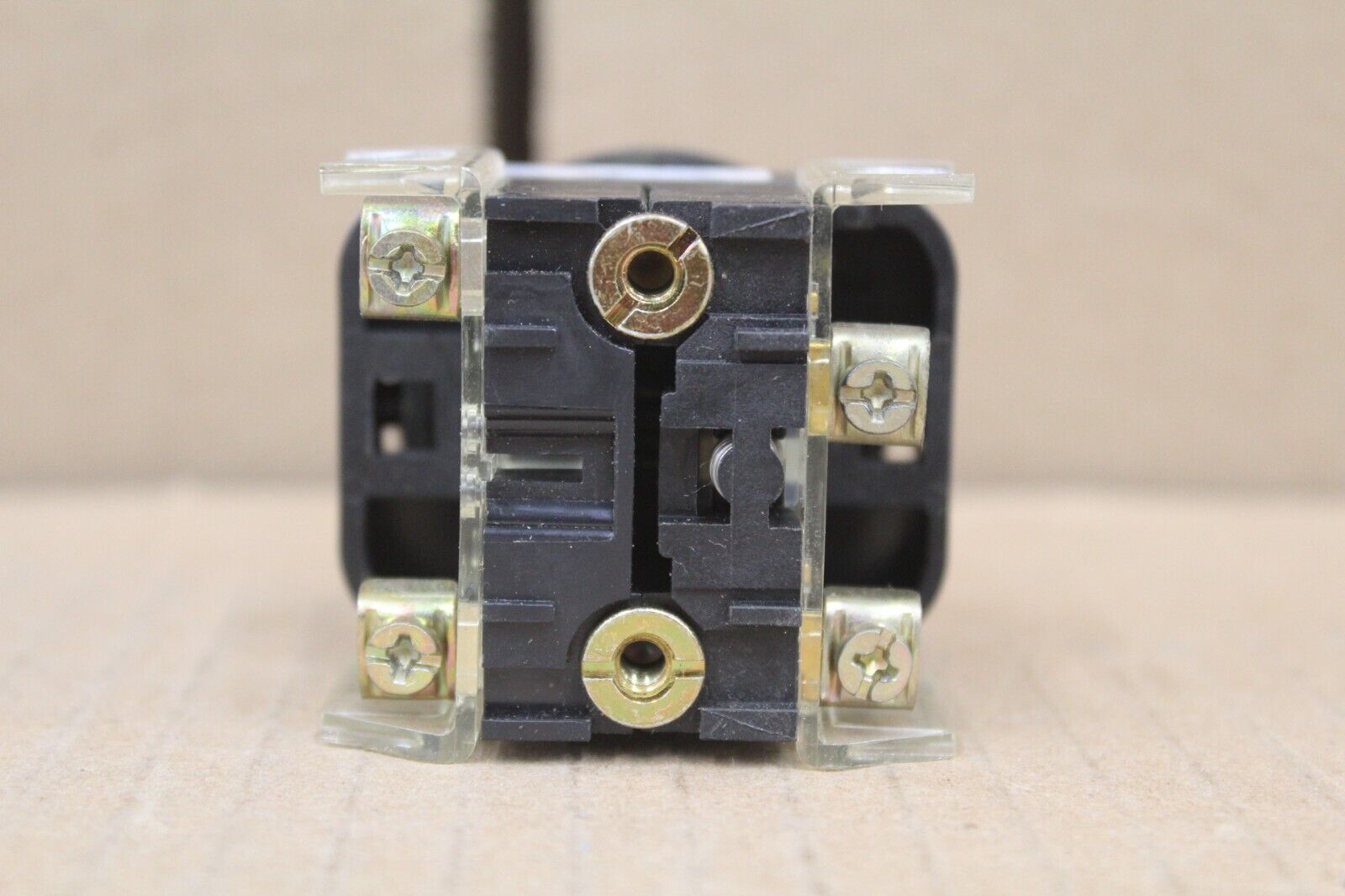 Allen Bradley 800T-QBH24RD1 Amber Push Button