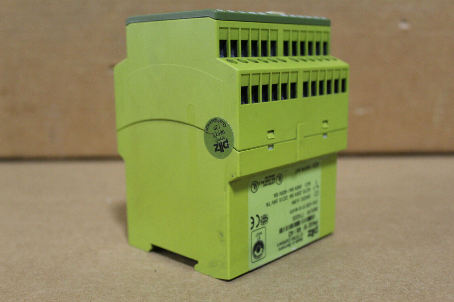 Pilz 774009 PNOZ 10 6S Safety Relay