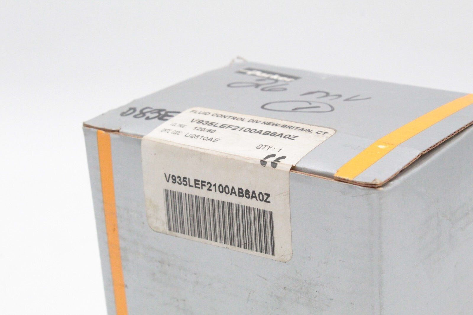 Parker V935LEF2100AB6A0Z 4-Way Solenoid Valve