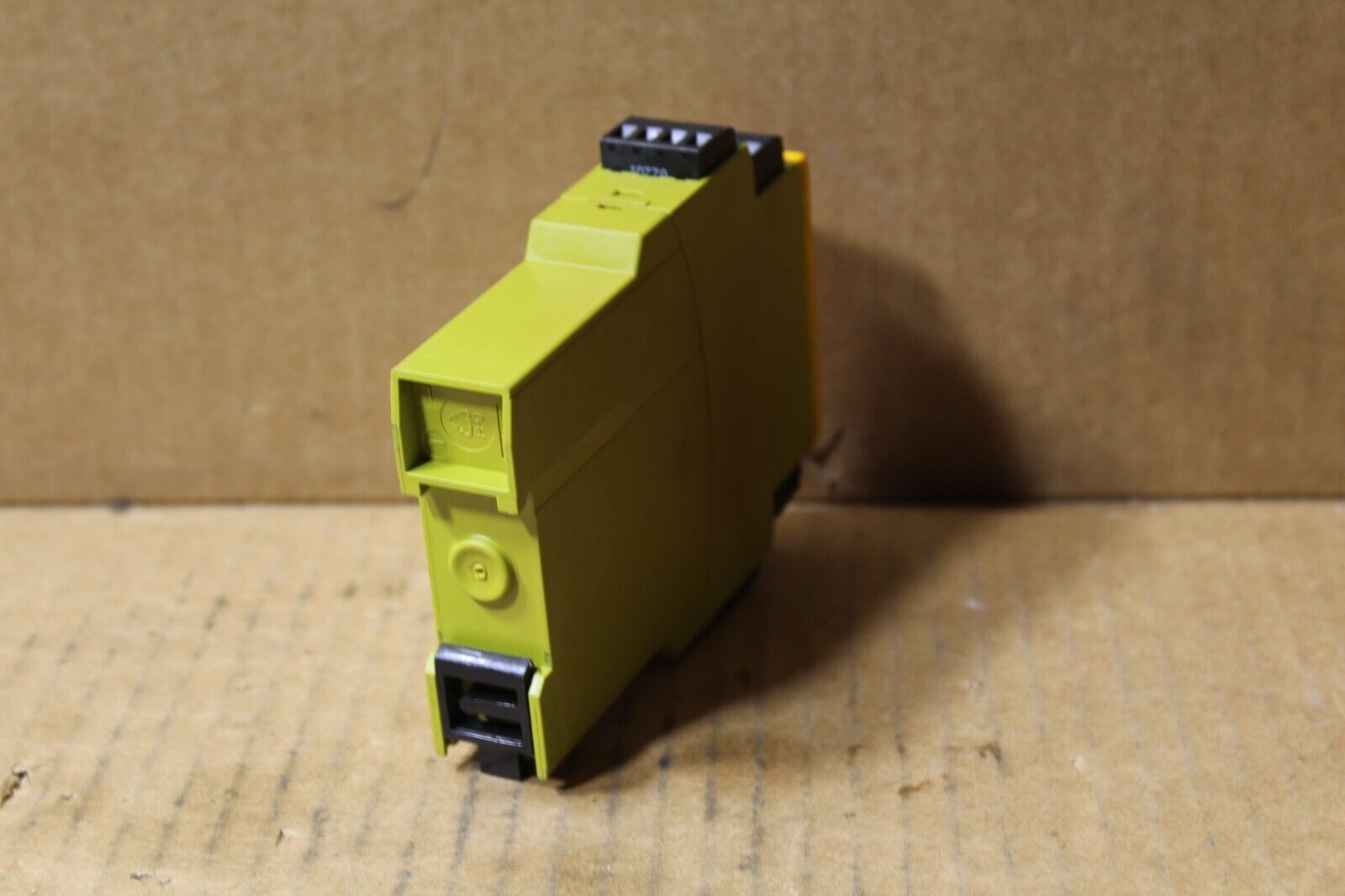 Pilz PNOZ-elvp-10/24VDC 1so1so T (774131) Safety Switch