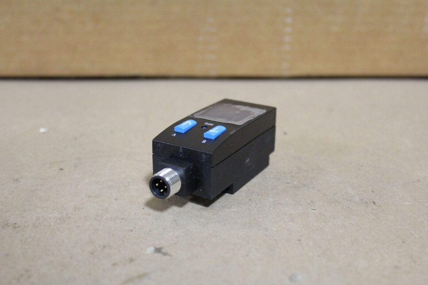 FESTO SDE1-D10-G2-R14-L-P1-M12 PRESSURE SENSOR