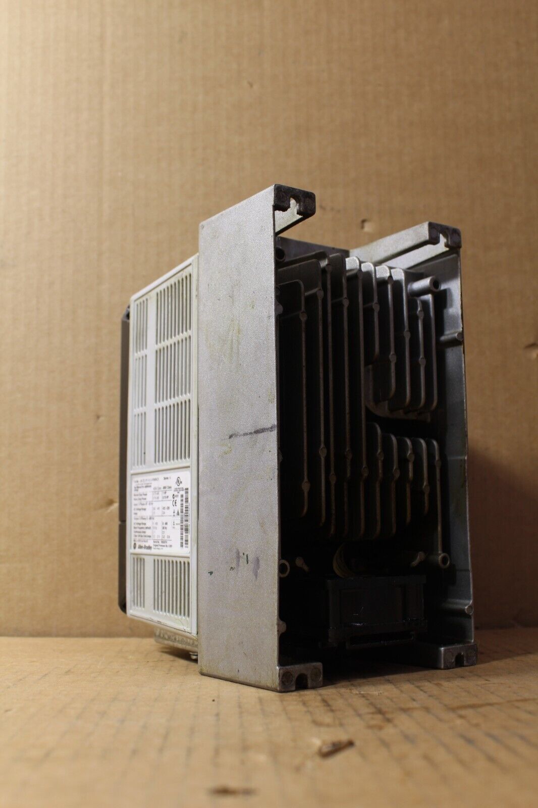 Allen-Bradley 20AD2P1A0AYNNNC0 PowerFlex 70 AC Drive (Cracked Case)
